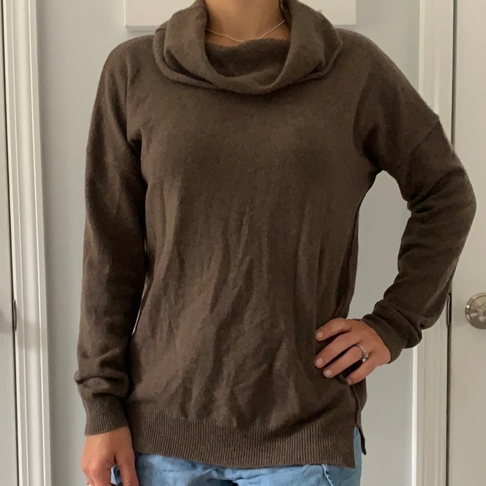 Kier & J Cashmere Sweater brown turtleneck‎ side slits super soft size L